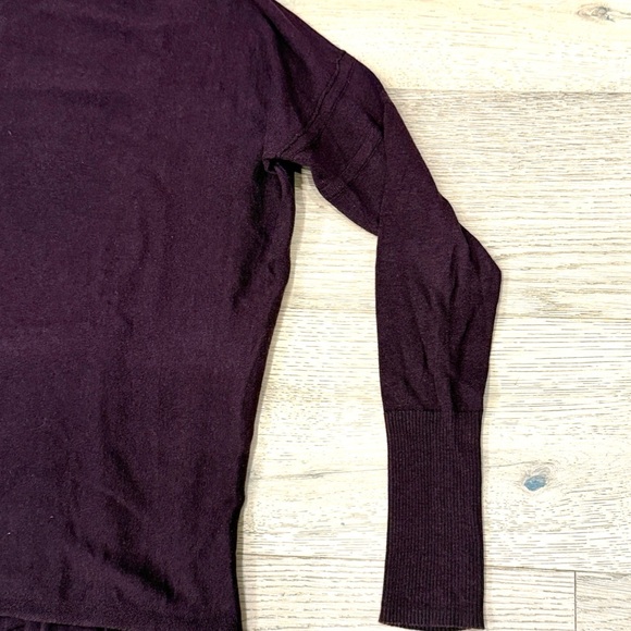 Old Navy Women’s Sweater – Rich Burgundy/Plum – Size XS – Good Condition - Picture 2 of 4